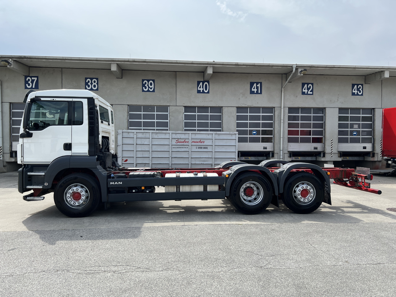 MAN TGS 26 510 Lenk-Liftachse | Retarder | Klima - Cab chassis truck: picture 4 MAN TGS 26 510 Lenk-Liftachse | Retarder | Klima - Cab chassis truck: picture 4