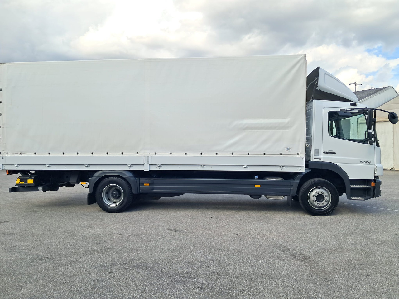 MERCEDES-BENZ ATEGO 12 24 Plane LBW | Klima | Schaltgetriebe - Curtainsider truck: picture 3 MERCEDES-BENZ ATEGO 12 24 Plane LBW | Klima | Schaltgetriebe - Curtainsider truck: picture 3