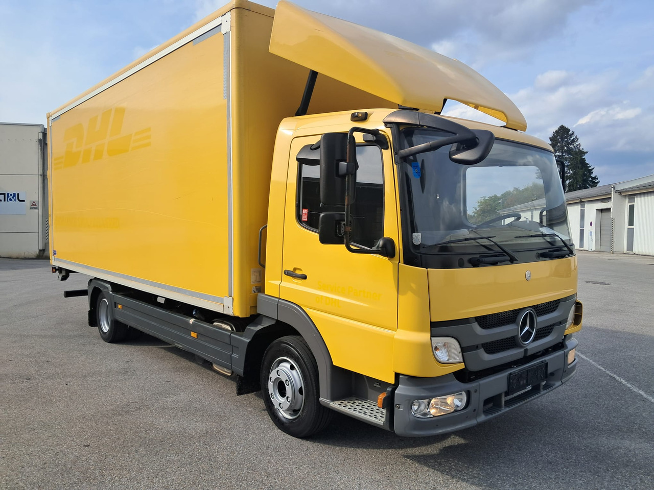 MERCEDES-BENZ ATEGO 8 16 Koffer mit LBW | Schalter | EZ 2013 - Box truck: picture 2 MERCEDES-BENZ ATEGO 8 16 Koffer mit LBW | Schalter | EZ 2013 - Box truck: picture 2