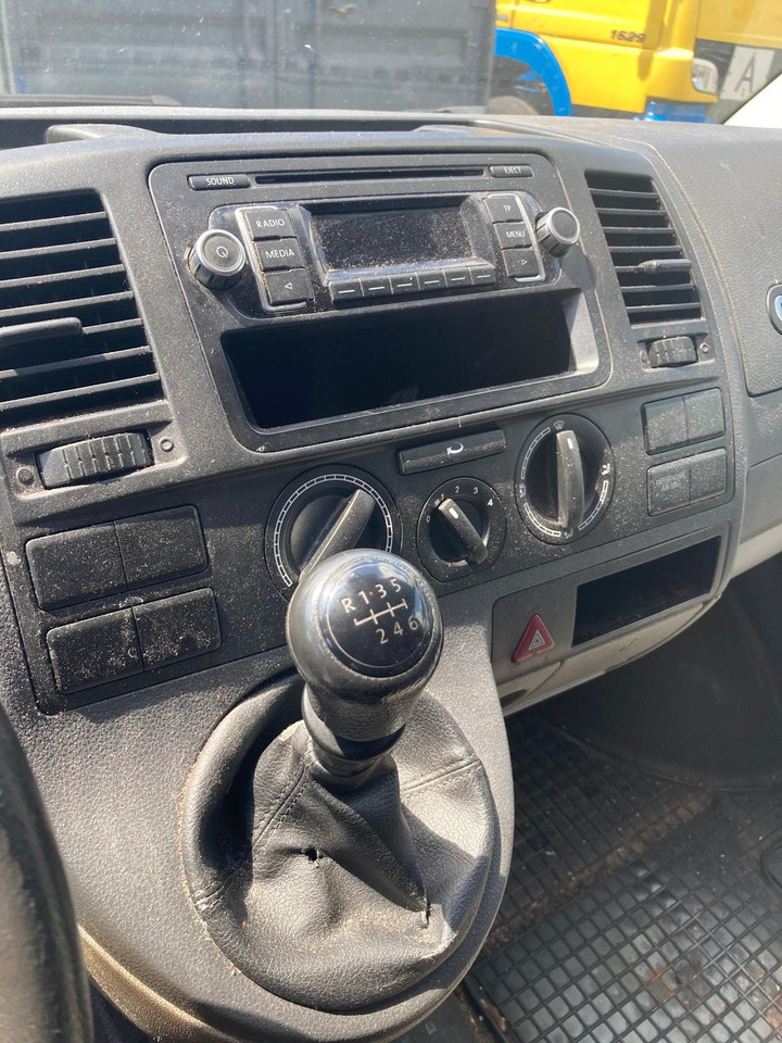 Box van Volkswagen T5 2.0tdi mit Rampe 3ACHSER Tandemachse: picture 8