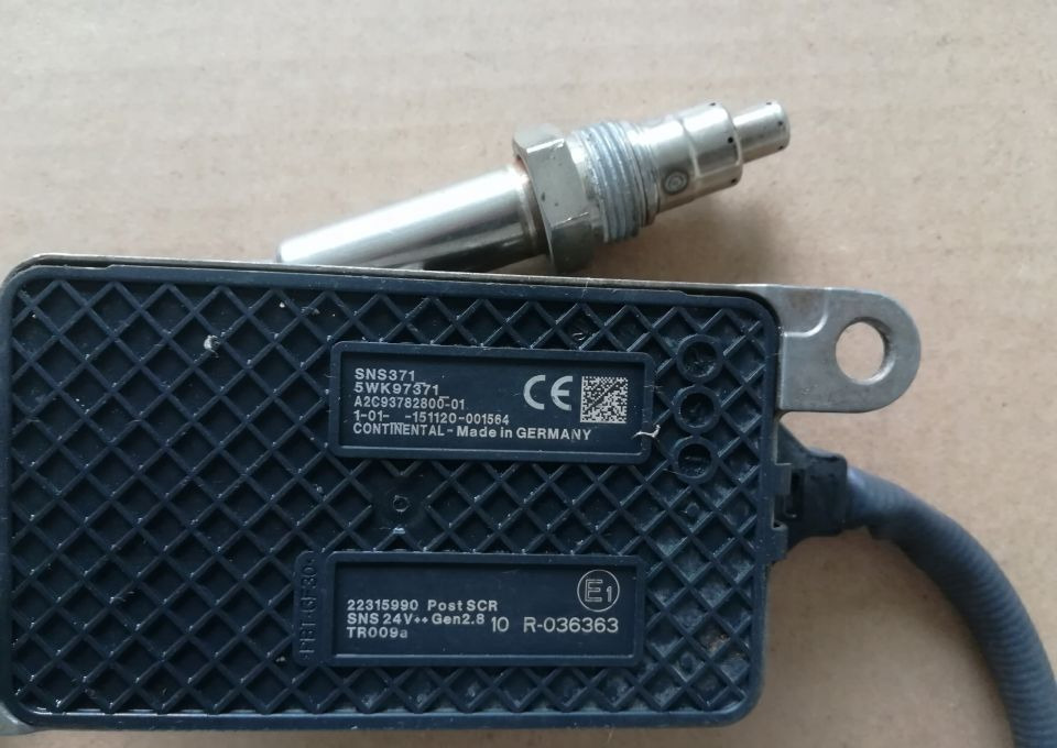 CZUJNIK NOX VOLVO 22315990 - Sensor for Truck: picture 1 CZUJNIK NOX VOLVO 22315990 - Sensor for Truck: picture 1