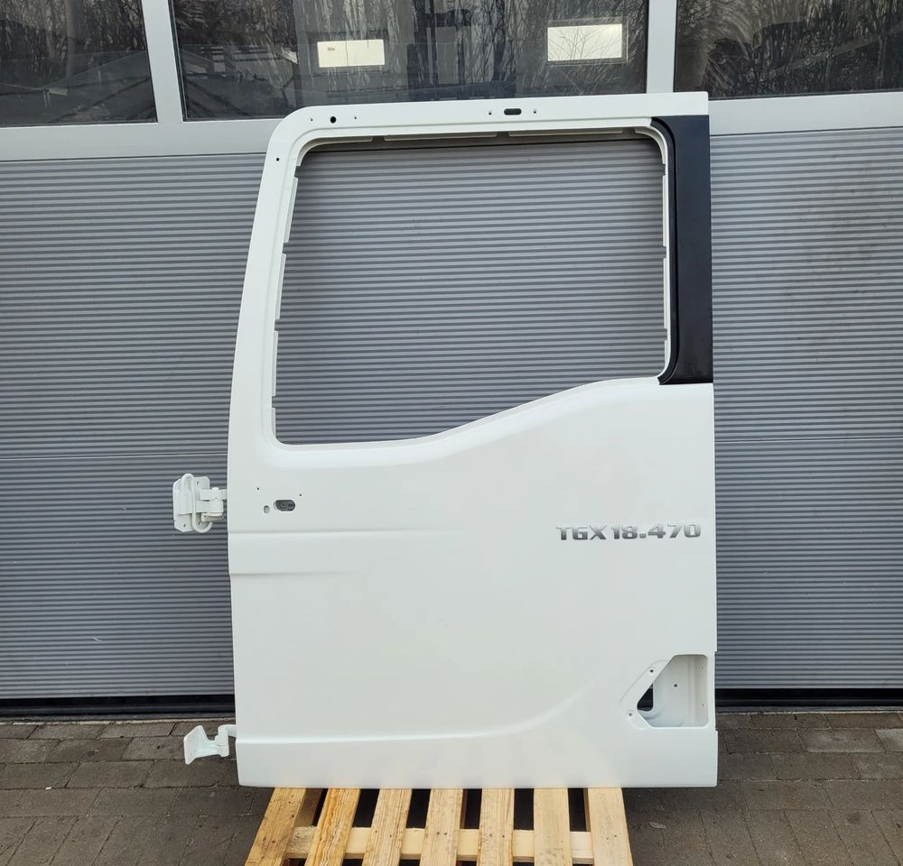 DRZWI LEWE MAN TG3 TGX NM ORYGINAŁ RAL 9010 CHWALIM116 - Door and parts for Truck: picture 1 DRZWI LEWE MAN TG3 TGX NM ORYGINAŁ RAL 9010 CHWALIM116 - Door and parts for Truck: picture 1
