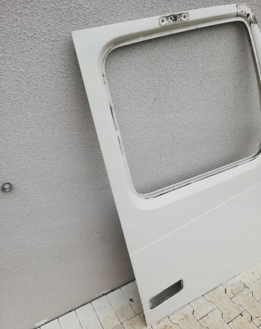 DRZWI VOLVO FH 13 FH13 RH ral 1103 - Door and parts: picture 3 DRZWI VOLVO FH 13 FH13 RH ral 1103 - Door and parts: picture 3