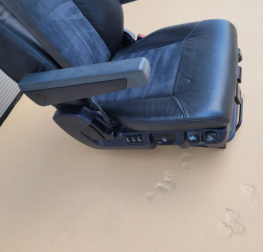 FOTEL PRAWY MAN TGX LIFT SKÓRA JAK NOWY CHWALIM116 - Seat for Truck: picture 3 FOTEL PRAWY MAN TGX LIFT SKÓRA JAK NOWY CHWALIM116 - Seat for Truck: picture 3