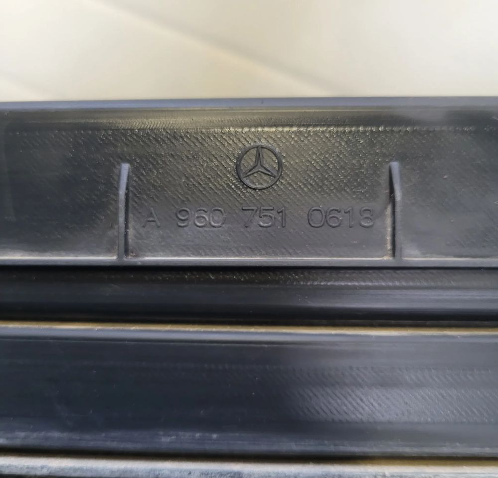 GRILL ATRAPA MERCEDES ACTROS AROX A9607510618 - Body and exterior for Truck: picture 3 GRILL ATRAPA MERCEDES ACTROS AROX A9607510618 - Body and exterior for Truck: picture 3