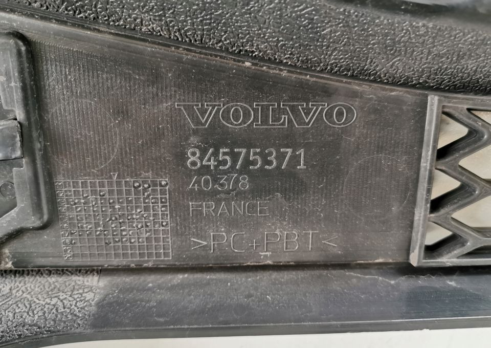 GRILL ATRAPA VOLVO FM FMX EURO 6 ORYGINAŁ - Hood: picture 2 GRILL ATRAPA VOLVO FM FMX EURO 6 ORYGINAŁ - Hood: picture 2