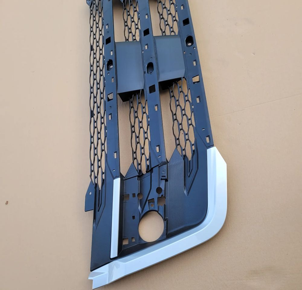 GRILL DAF XG XF NOWY MODEL ORYGINAŁ NOWY 2337609 - Grill for Truck: picture 2 GRILL DAF XG XF NOWY MODEL ORYGINAŁ NOWY 2337609 - Grill for Truck: picture 2