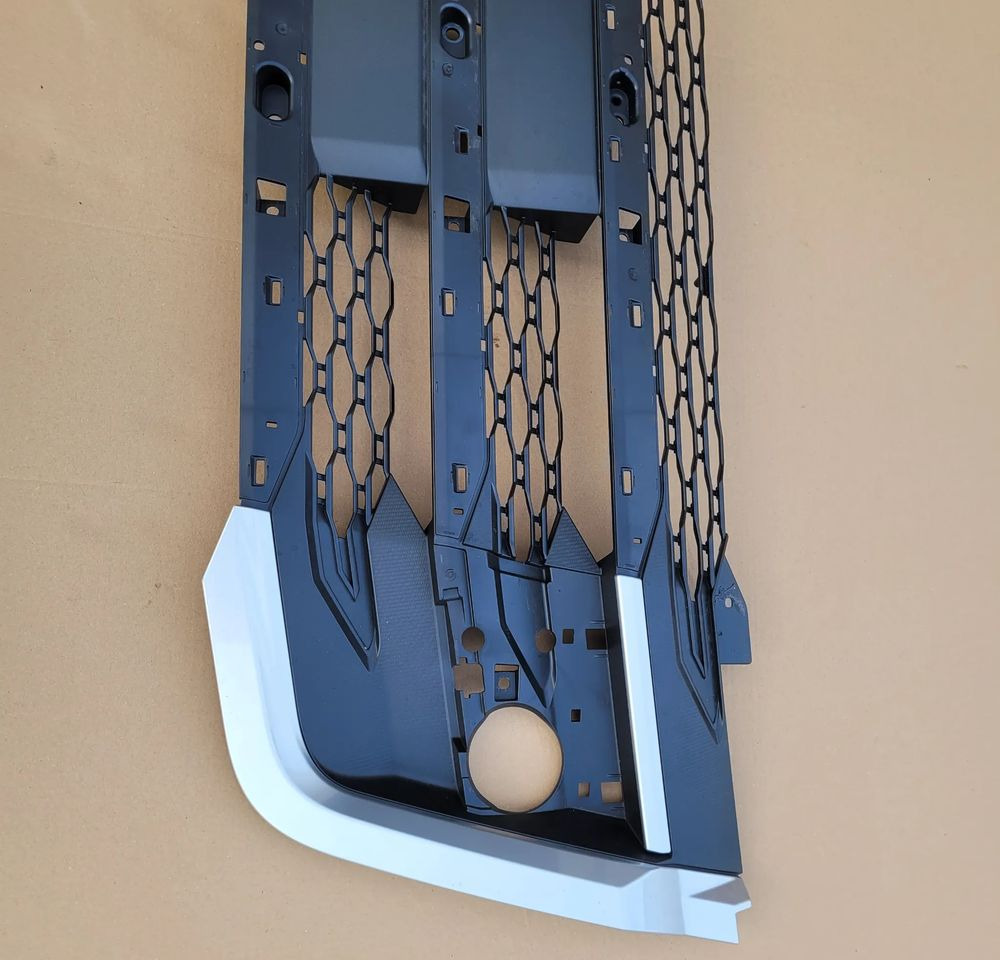 GRILL DAF XG XF NOWY MODEL ORYGINAŁ NOWY 2337609 - Grill for Truck: picture 1 GRILL DAF XG XF NOWY MODEL ORYGINAŁ NOWY 2337609 - Grill for Truck: picture 1