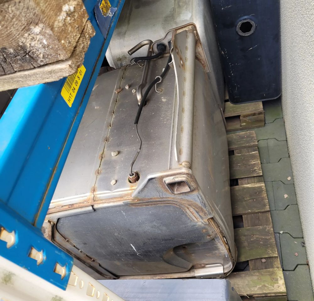 KATALIZATOR MERCEDES ACTROS E5 BEZ ADBULE - Catalytic converter for Truck: picture 1 KATALIZATOR MERCEDES ACTROS E5 BEZ ADBULE - Catalytic converter for Truck: picture 1