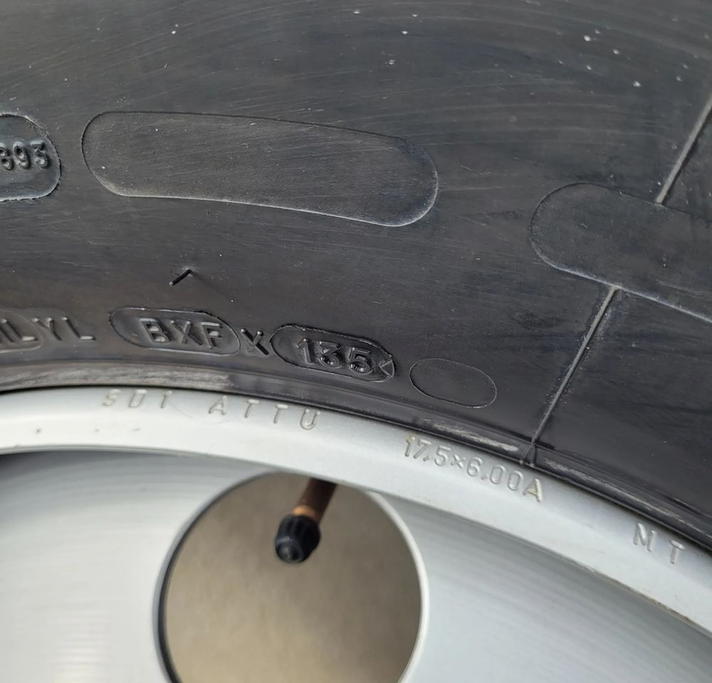 KOŁO 9.5 R 17.5 XZA MICHELIN - Wheels and tires for Truck: picture 2 KOŁO 9.5 R 17.5 XZA MICHELIN - Wheels and tires for Truck: picture 2