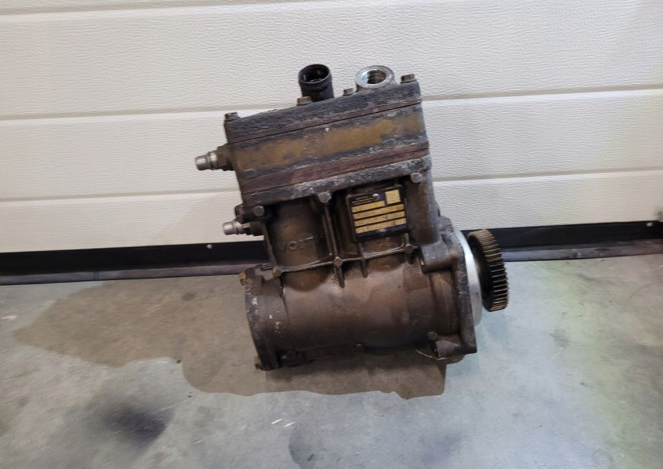 KOMPRESOR MERCEDES ACTROS MP4 A0011306415 - Air brake compressor for Truck: picture 1 KOMPRESOR MERCEDES ACTROS MP4 A0011306415 - Air brake compressor for Truck: picture 1