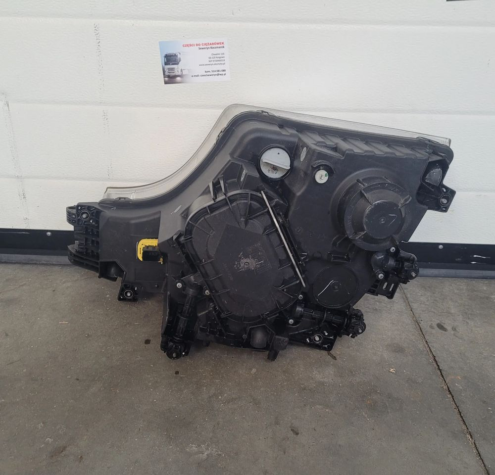 LAMPA RH MERCEDES ACTROS MP4 A9608200339 CHWALIM116 - Lights/ Lighting for Truck: picture 3 LAMPA RH MERCEDES ACTROS MP4 A9608200339 CHWALIM116 - Lights/ Lighting for Truck: picture 3
