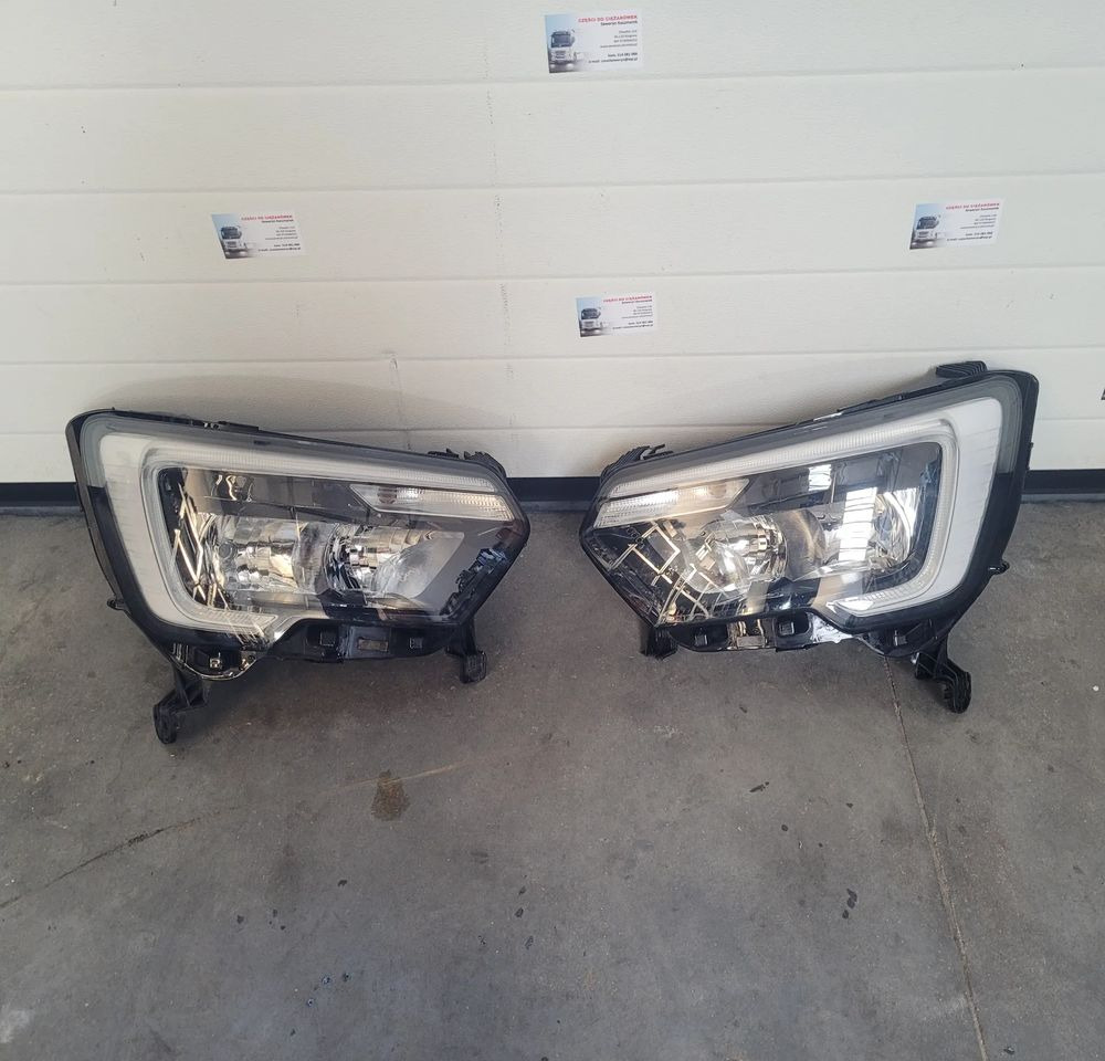 LAMPY RENAULT MASTER 3 ORYGINAŁ CHWALIM116 USZKODZONE - Lights/ Lighting for Van: picture 1 LAMPY RENAULT MASTER 3 ORYGINAŁ CHWALIM116 USZKODZONE - Lights/ Lighting for Van: picture 1