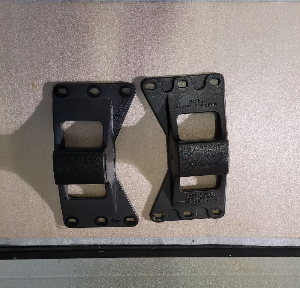Frame/ Chassis for Truck ŁAPY JOST MOCOWANIE SIODŁA 150MM: picture 1