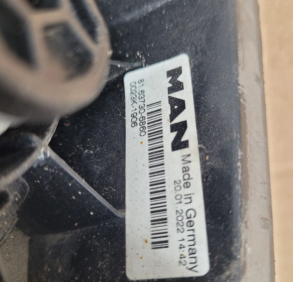 LUSTERKO LUSTERKA RH MAN TG3 ORYGINAŁ 81.63730-6860 CHWALIM116 - Rear view mirror for Truck: picture 3 LUSTERKO LUSTERKA RH MAN TG3 ORYGINAŁ 81.63730-6860 CHWALIM116 - Rear view mirror for Truck: picture 3