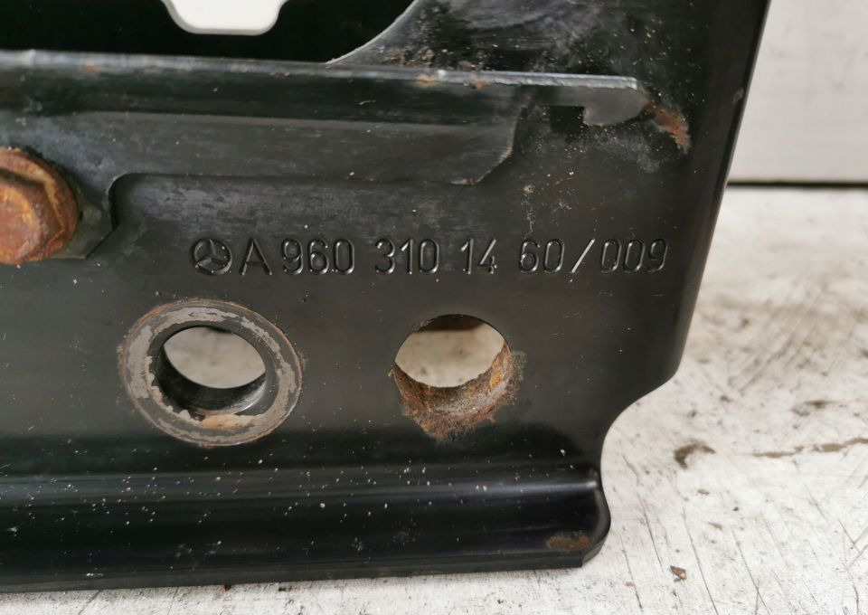 MOCOWANIE WSPORNIK KONSOLE KABINY ACTROS MP4 PRZÓD - Body and exterior for Truck: picture 2 MOCOWANIE WSPORNIK KONSOLE KABINY ACTROS MP4 PRZÓD - Body and exterior for Truck: picture 2