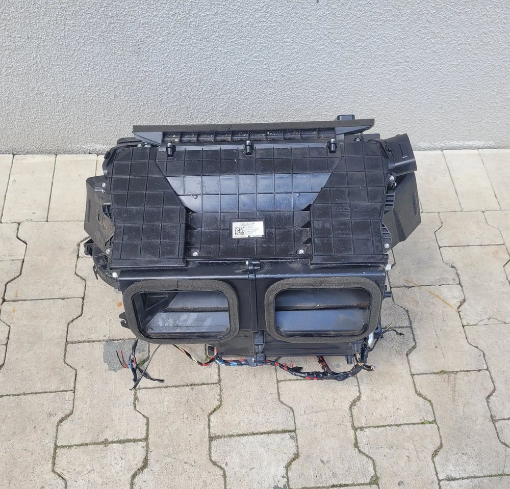 OBUDOWA NAGRZEWNICY NAGRZEWNICA DAF XF 106 LIFT 2255994 ORYGINAŁ CHWALIM116 - Heating/ Ventilation for Truck: picture 1 OBUDOWA NAGRZEWNICY NAGRZEWNICA DAF XF 106 LIFT 2255994 ORYGINAŁ CHWALIM116 - Heating/ Ventilation for Truck: picture 1