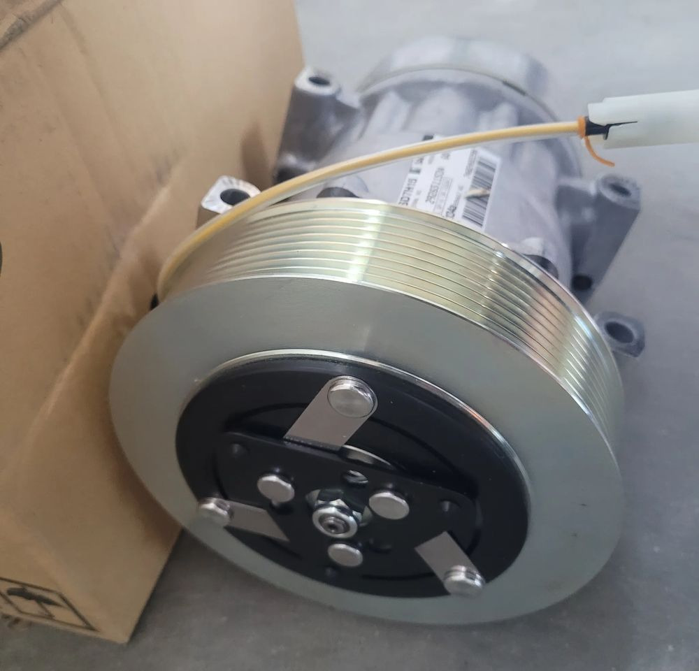 POMPA KLIMATYZACJI RENAULT RANGE T GAMA ORYGINAŁ NOWA CHWALIM116 7482492298 - A/C part for Truck: picture 4 POMPA KLIMATYZACJI RENAULT RANGE T GAMA ORYGINAŁ NOWA CHWALIM116 7482492298 - A/C part for Truck: picture 4