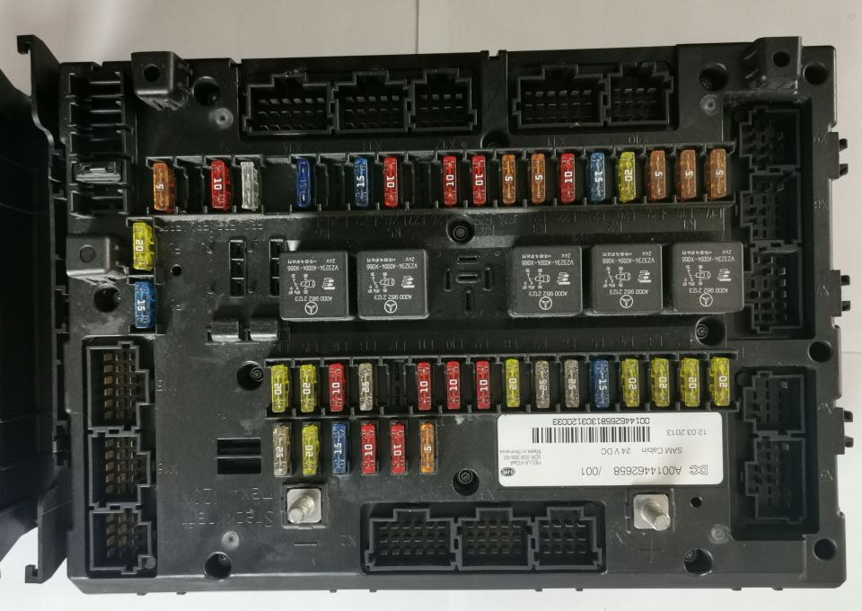 SAM CABIN MERCEDES ACTROS MP4 A001 446 26 58/001 - Fuse: picture 1 SAM CABIN MERCEDES ACTROS MP4 A001 446 26 58/001 - Fuse: picture 1