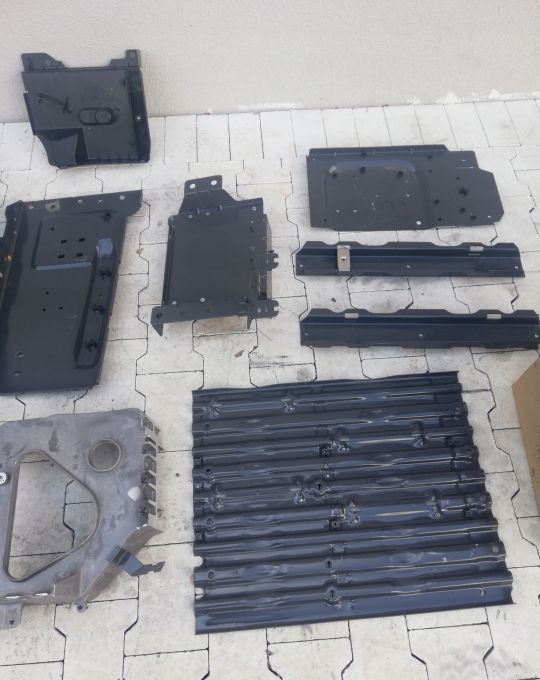 SKRZYNKA OBUDOWA AKUMULATORÓW VOLVO FH 4 - Body and exterior for Truck: picture 4 SKRZYNKA OBUDOWA AKUMULATORÓW VOLVO FH 4 - Body and exterior for Truck: picture 4