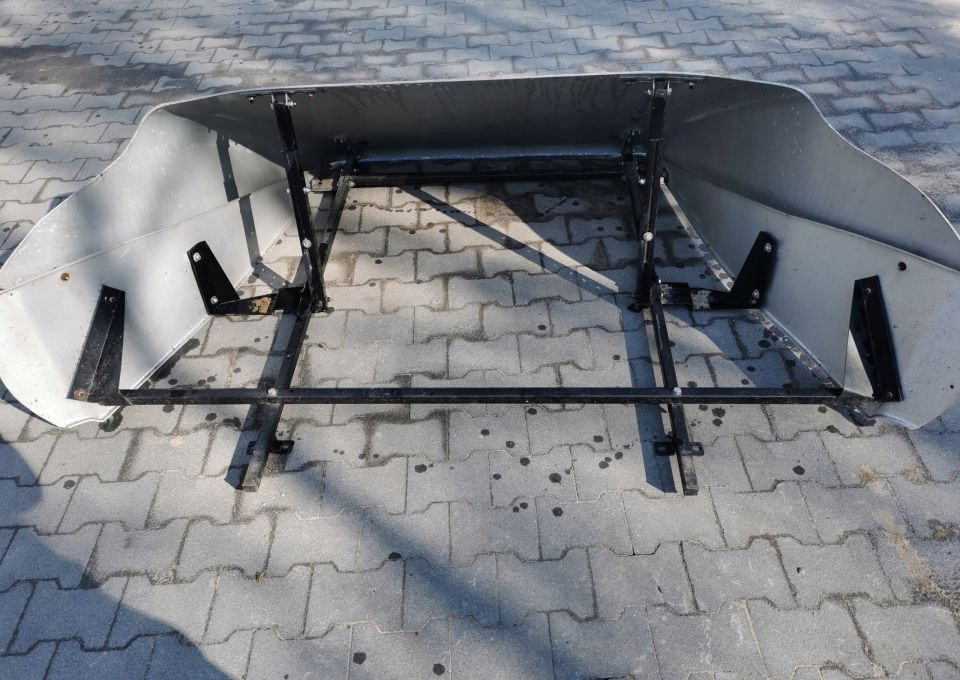 SPOJLER DACHY VOLVO FE FL - Aerodynamics/ Spoiler: picture 4 SPOJLER DACHY VOLVO FE FL - Aerodynamics/ Spoiler: picture 4