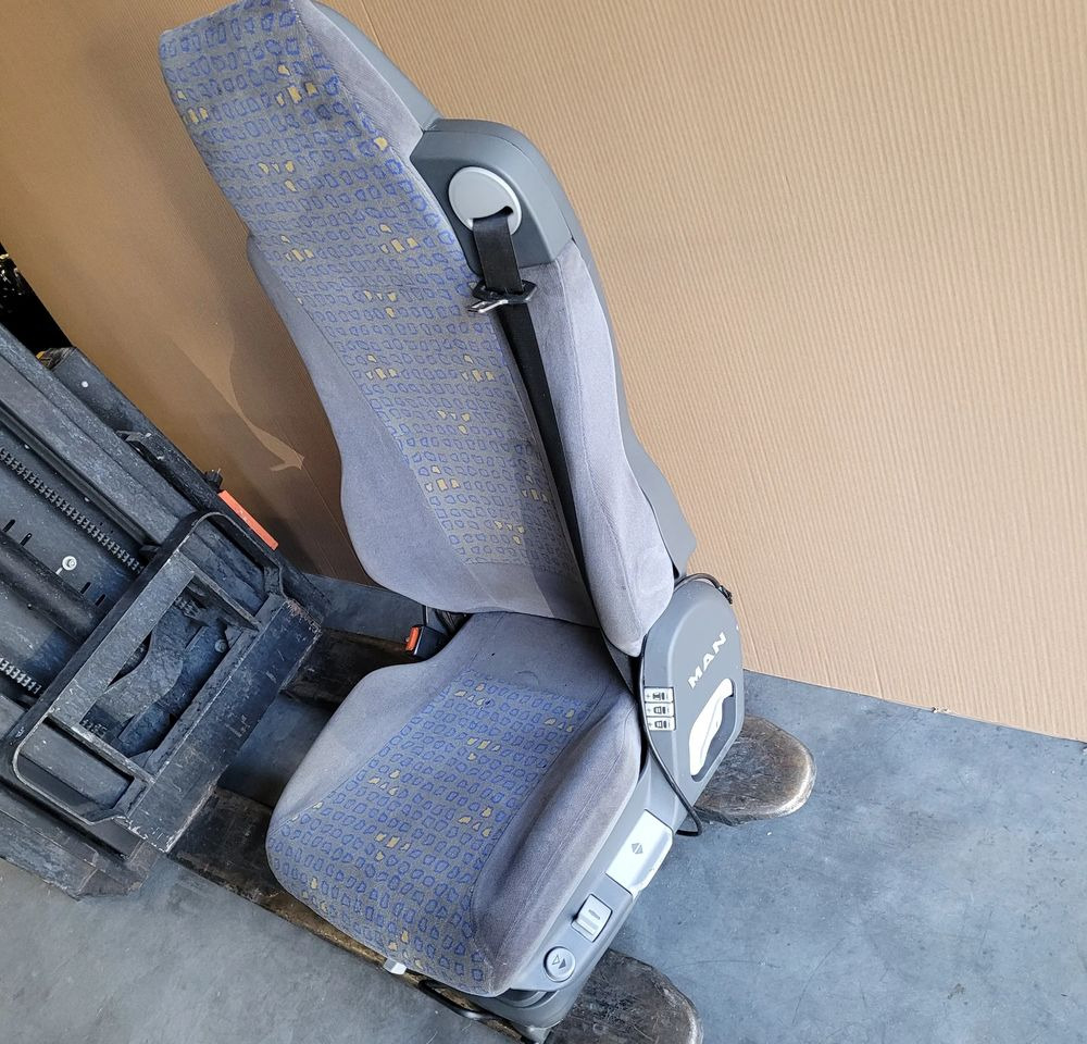 FOTEL KIEROWCY MAN TGX TGA TGS CHWALIM116 - Spare parts for Truck: picture 2 FOTEL KIEROWCY MAN TGX TGA TGS CHWALIM116 - Spare parts for Truck: picture 2