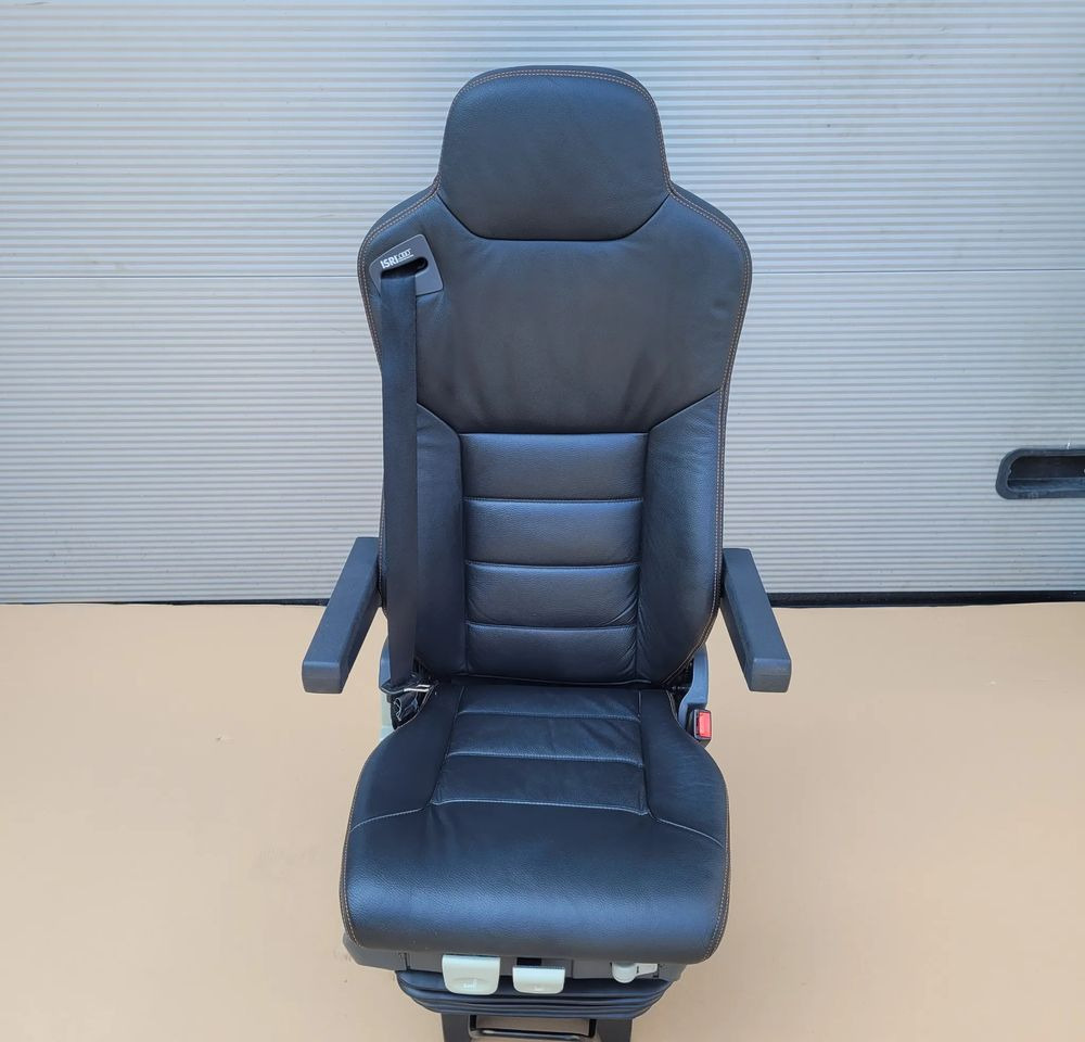 Spare parts for Truck FOTEL PRAWY MAN TGX JAK NOWY SKÓRA CHWALIM116: picture 1