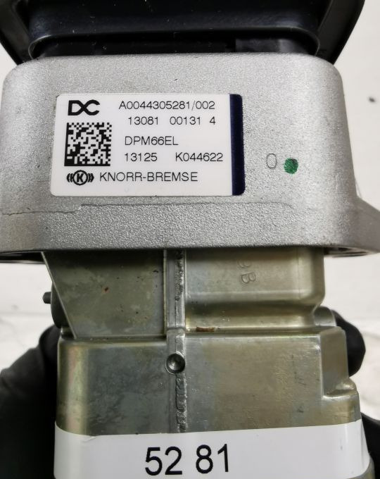 ZAWÓR HAMULCA RĘCZNEGO ACTROS MP4 A0044305281/002 - Brake valve for Truck: picture 2 ZAWÓR HAMULCA RĘCZNEGO ACTROS MP4 A0044305281/002 - Brake valve for Truck: picture 2