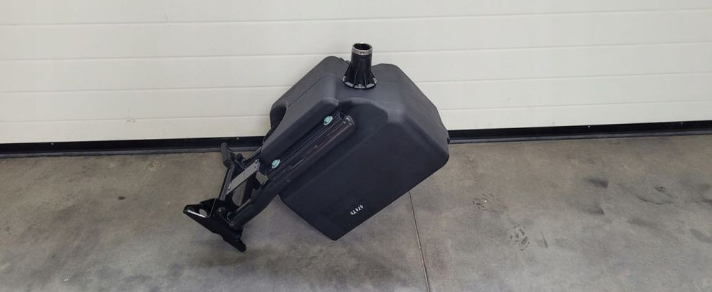 ZBIORNIK AD BLUE MAN TGS E6 81.15402 5047 - Fuel tank: picture 1 ZBIORNIK AD BLUE MAN TGS E6 81.15402 5047 - Fuel tank: picture 1