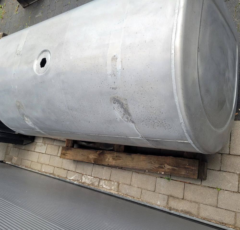 ZBIORNIK PALIWA VOLVO FH4 21516453 570L 140X70X70CM CHWALIM116 - Fuel tank for Truck: picture 4 ZBIORNIK PALIWA VOLVO FH4 21516453 570L 140X70X70CM CHWALIM116 - Fuel tank for Truck: picture 4