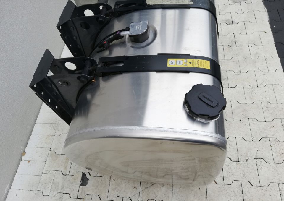 ZBIORNIK PALIWA VOLVO FH4 GAMA RANGE T 365L - Fuel tank for Truck: picture 4 ZBIORNIK PALIWA VOLVO FH4 GAMA RANGE T 365L - Fuel tank for Truck: picture 4