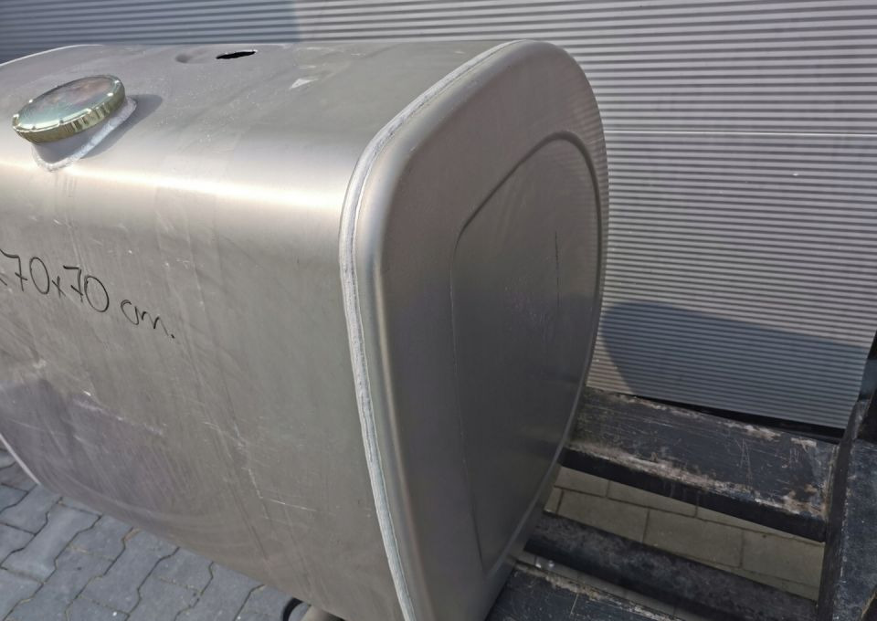 ZBIORNIK PALIWA VOLVO FH4 RENAULT GAMA 21516445 - Fuel tank for Truck: picture 2 ZBIORNIK PALIWA VOLVO FH4 RENAULT GAMA 21516445 - Fuel tank for Truck: picture 2