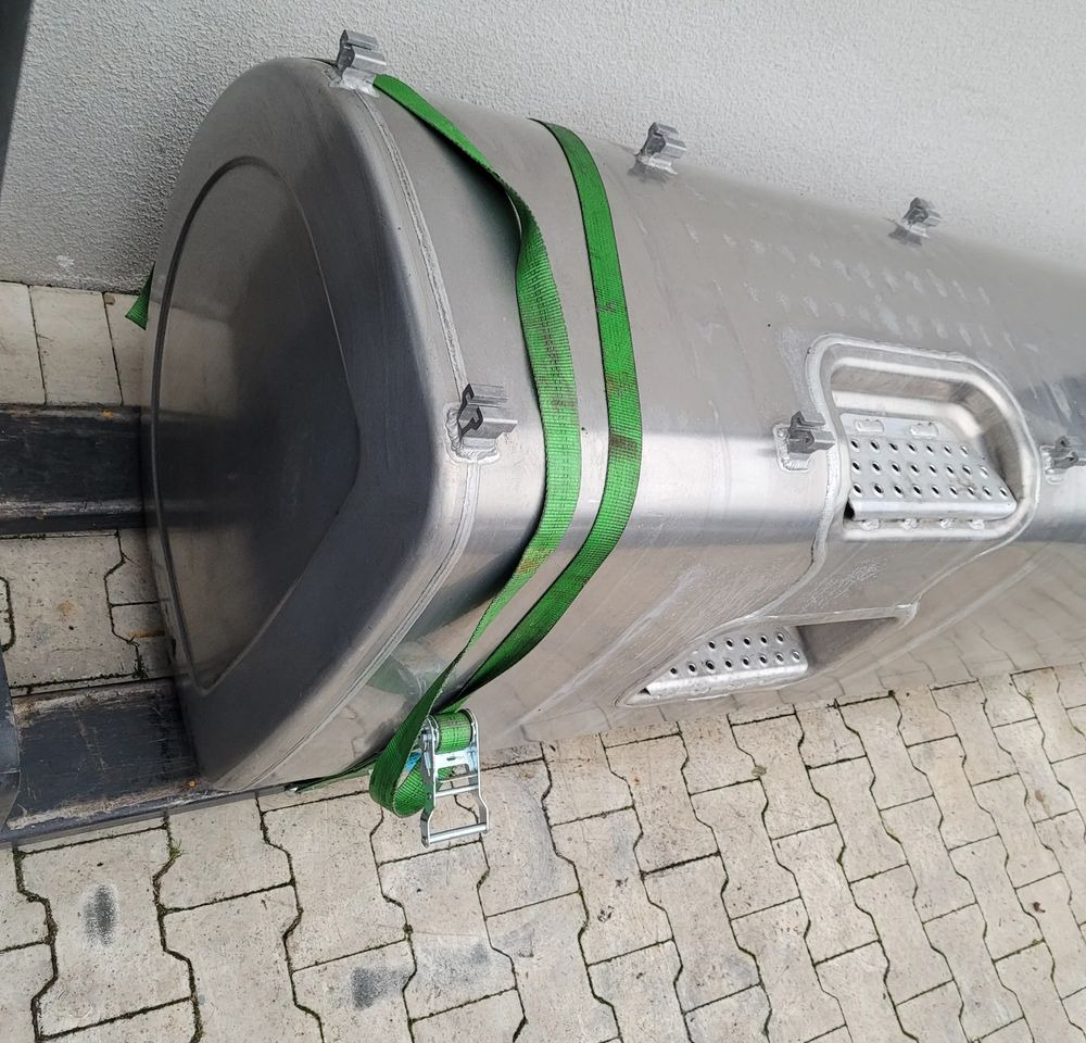 ZBIORNIK PALIWA VOLVO FH4 RENAULT OM 21442020 225X70X70CM 900L - Fuel tank for Truck: picture 3 ZBIORNIK PALIWA VOLVO FH4 RENAULT OM 21442020 225X70X70CM 900L - Fuel tank for Truck: picture 3