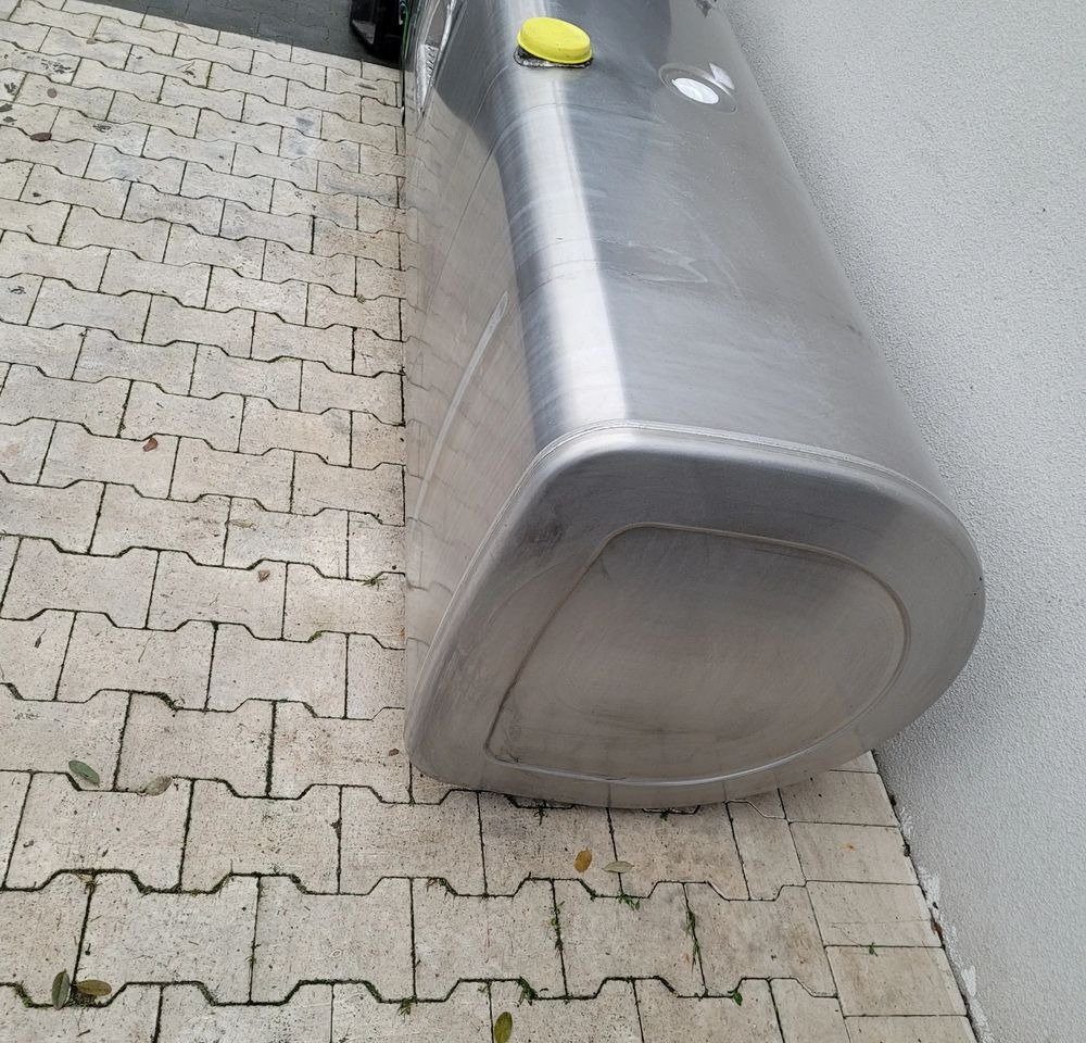 ZBIORNIK PALIWA VOLVO FH4 RENAULT OM 21442020 225X70X70CM 900L - Fuel tank for Truck: picture 2 ZBIORNIK PALIWA VOLVO FH4 RENAULT OM 21442020 225X70X70CM 900L - Fuel tank for Truck: picture 2