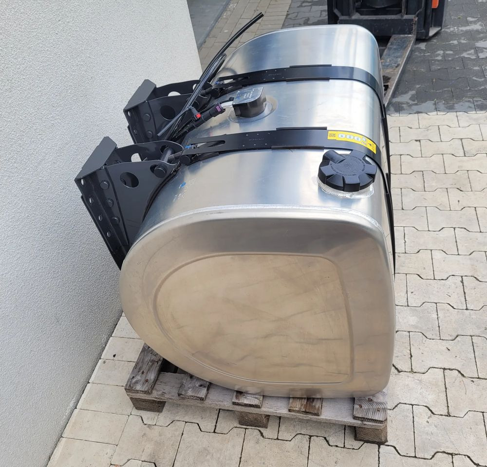 ZBIORNIK PALIWA VOLVO FH4 RENAULT OM 21516447 100X70X70 405L. - Fuel tank for Truck: picture 3 ZBIORNIK PALIWA VOLVO FH4 RENAULT OM 21516447 100X70X70 405L. - Fuel tank for Truck: picture 3