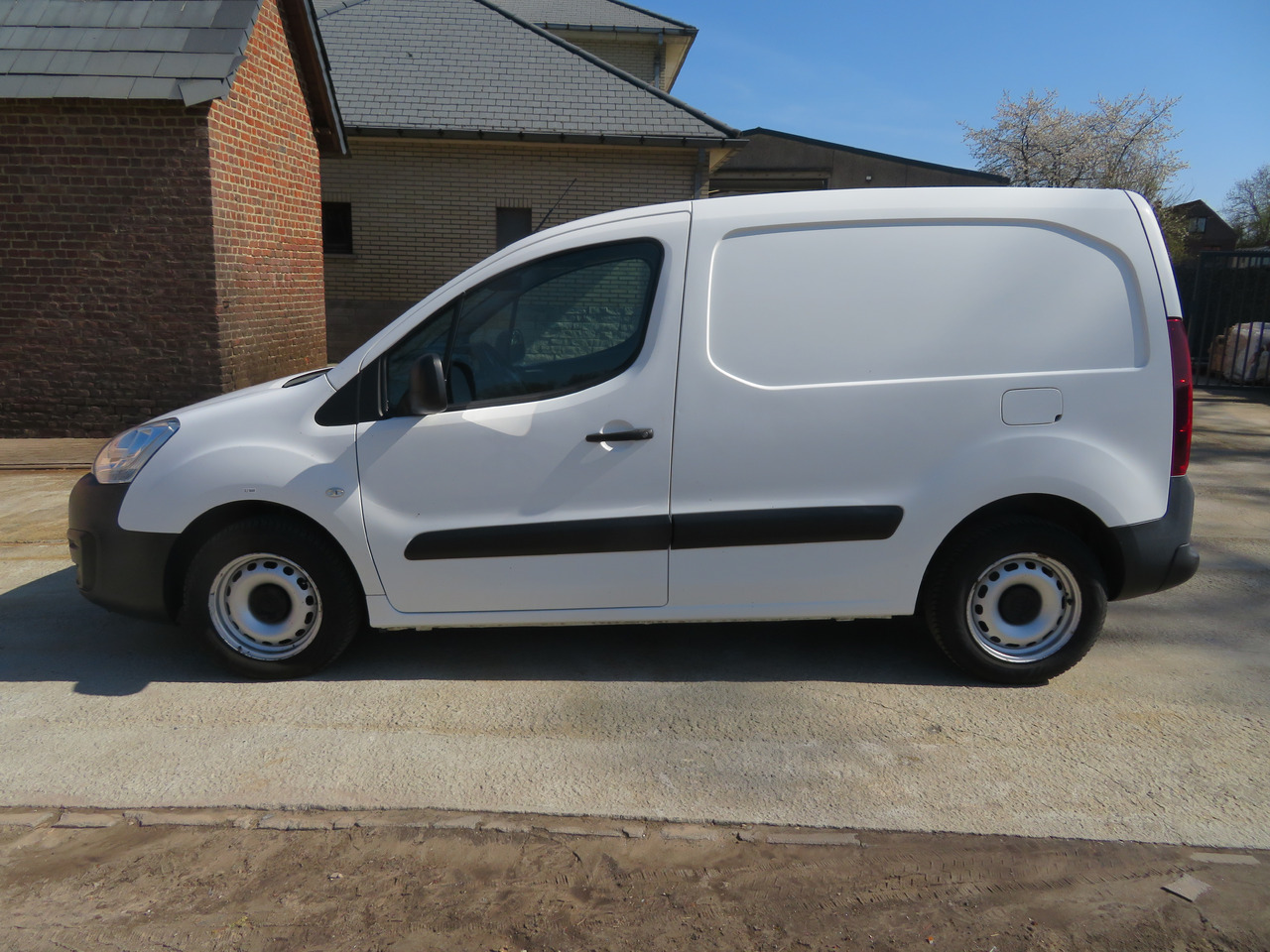 CITROËN Berlingo 1.6 BlueHDi CLUB - Panel van: picture 4 CITROËN Berlingo 1.6 BlueHDi CLUB - Panel van: picture 4