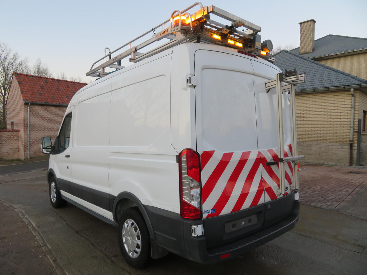 Ford Transit 2.0TDCi - L2H2 - Panel van: picture 5 Ford Transit 2.0TDCi - L2H2 - Panel van: picture 5