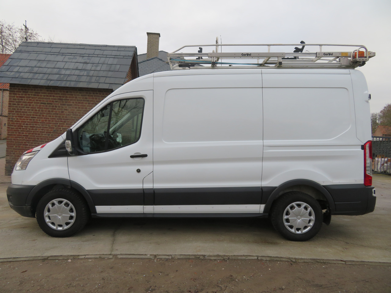 Ford Transit 2.0TDCi - L2H2 - Panel van: picture 4 Ford Transit 2.0TDCi - L2H2 - Panel van: picture 4