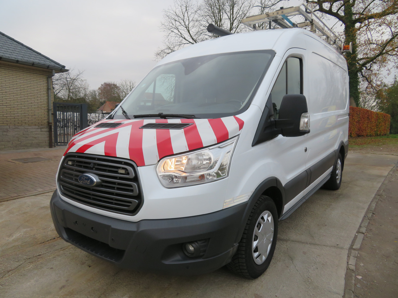 Ford Transit 2.0TDCi - L2H2 - Panel van: picture 3 Ford Transit 2.0TDCi - L2H2 - Panel van: picture 3
