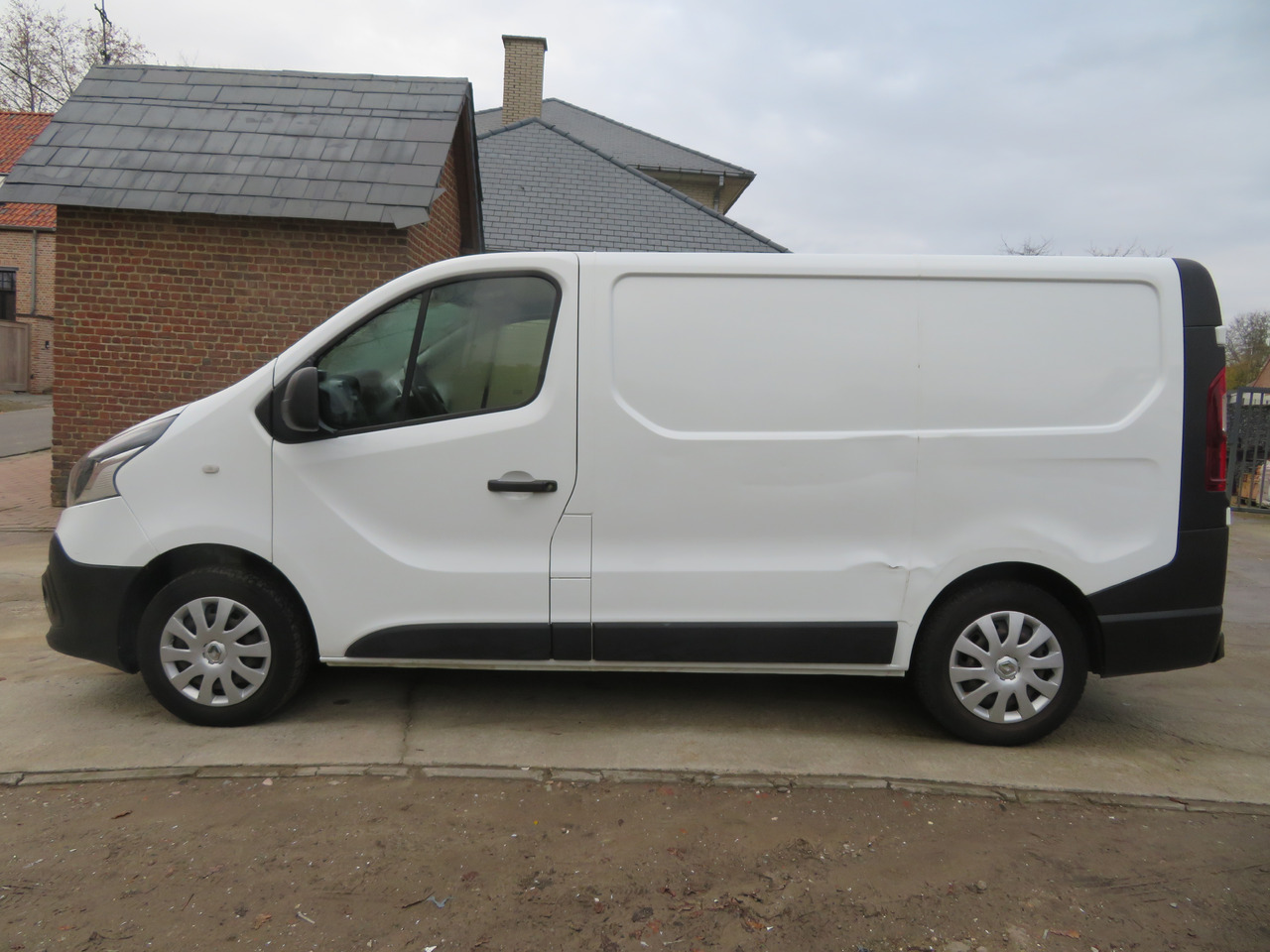 Renault Trafic 1.6dCi L1H1 - Small van: picture 4 Renault Trafic 1.6dCi L1H1 - Small van: picture 4