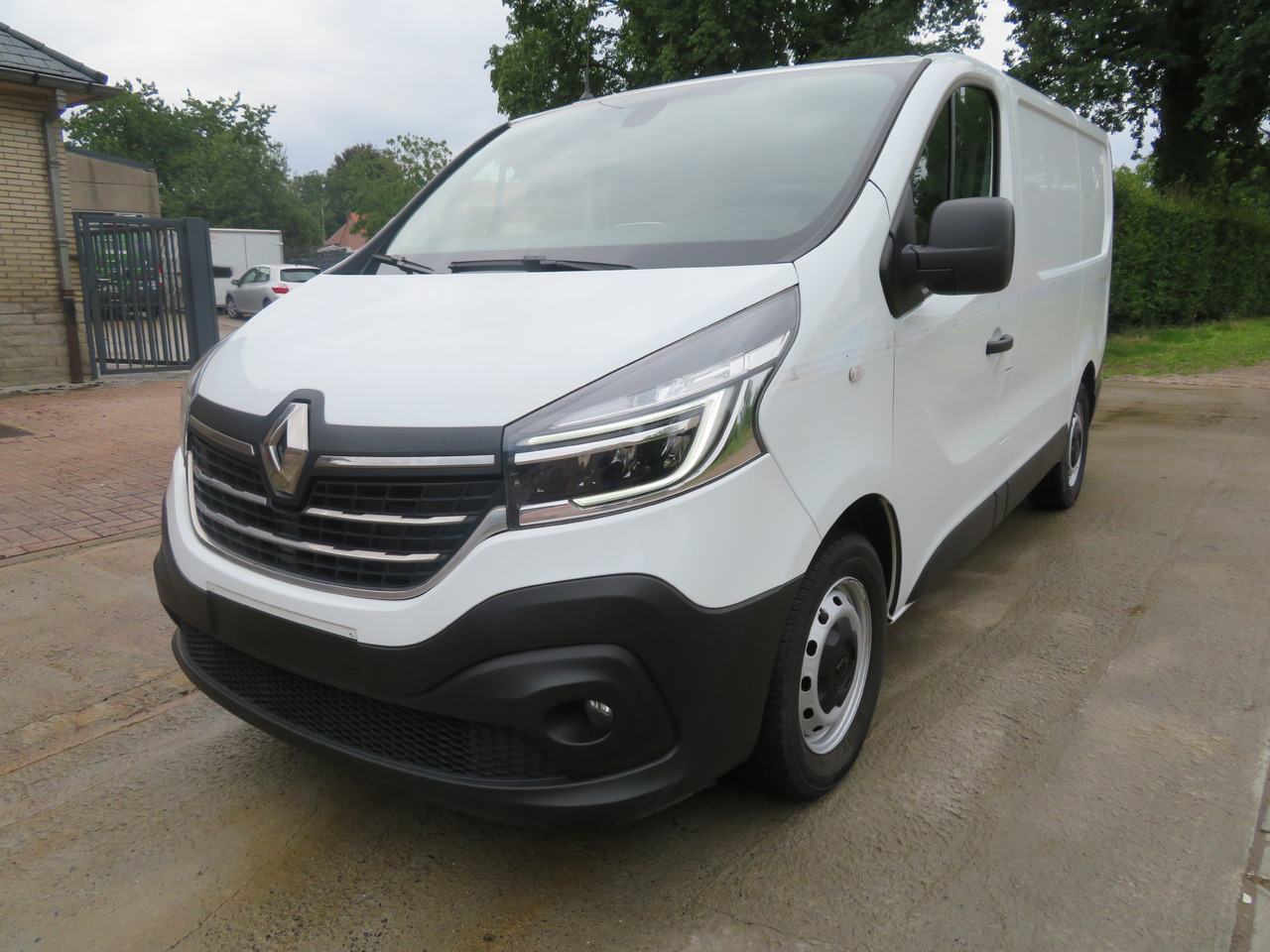 Renault Trafic 2.0dCi Grand Confort - L2H1 - Small van: picture 3 Renault Trafic 2.0dCi Grand Confort - L2H1 - Small van: picture 3