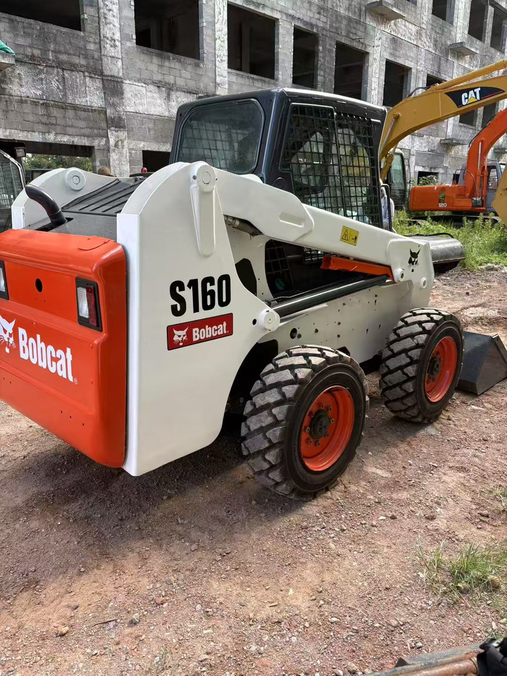 BOBCAT S180 - Skid steer loader: picture 1 BOBCAT S180 - Skid steer loader: picture 1