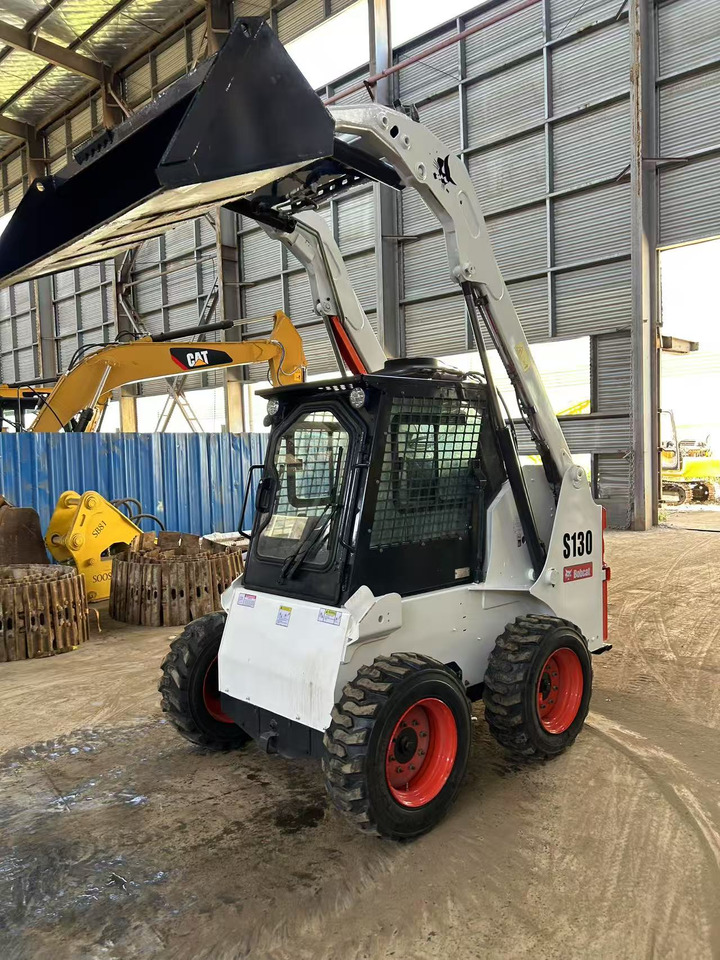 Skid steer loader BOBCAT Skid Steer Loader S130: picture 7 Skid steer loader BOBCAT Skid Steer Loader S130: picture 7