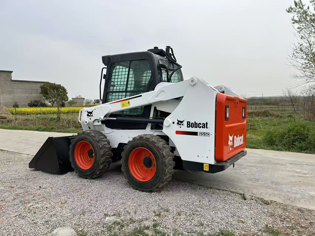 BOBCAT Skid Steer Loader S550 - Skid steer loader: picture 3 BOBCAT Skid Steer Loader S550 - Skid steer loader: picture 3