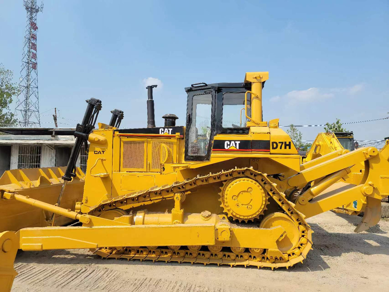 CATERPILLAR D7H - Bulldozer: picture 3 CATERPILLAR D7H - Bulldozer: picture 3
