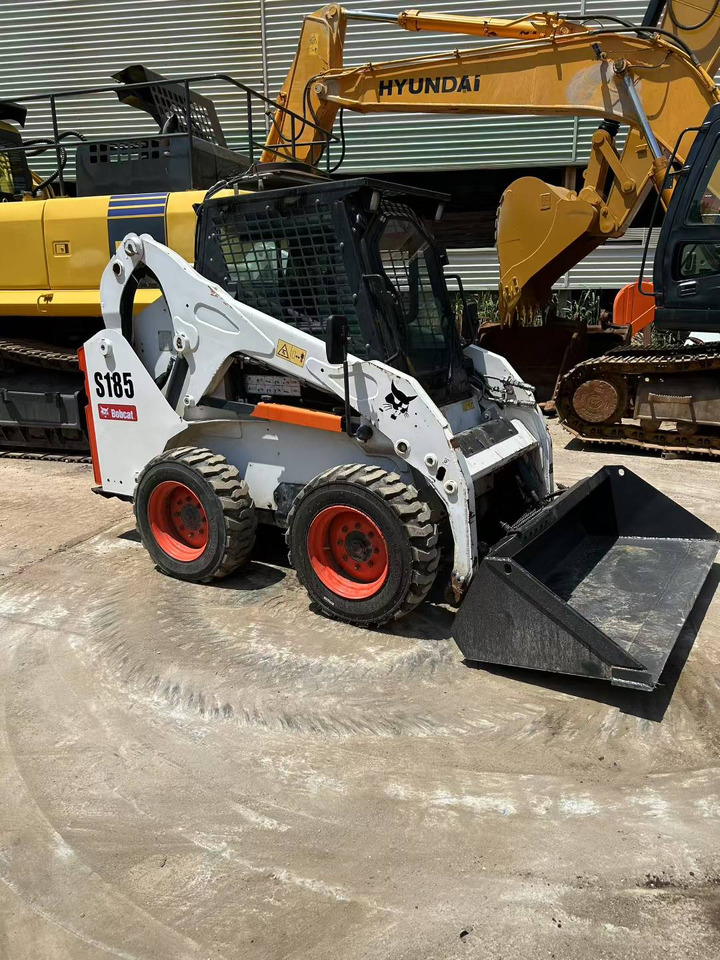 BOBCAT Skid Steer Loader S185 - Construction machinery: picture 2 BOBCAT Skid Steer Loader S185 - Construction machinery: picture 2
