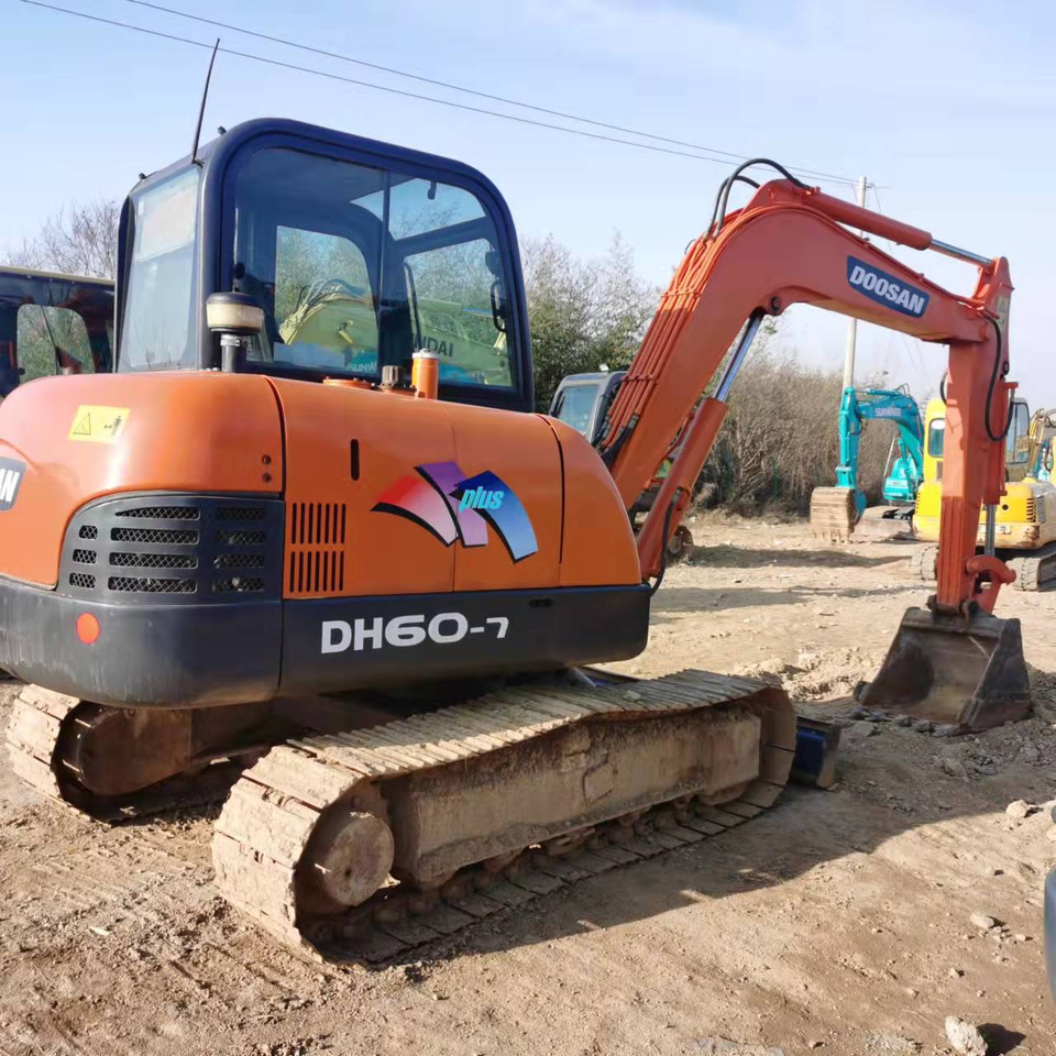 DOOSAN DH60-7 - Crawler excavator: picture 1 DOOSAN DH60-7 - Crawler excavator: picture 1