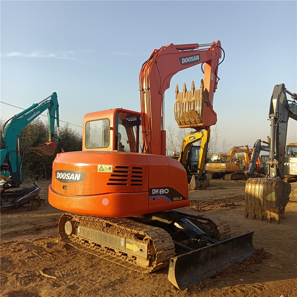 DOOSAN DH80GOLD - Crawler excavator: picture 2 DOOSAN DH80GOLD - Crawler excavator: picture 2