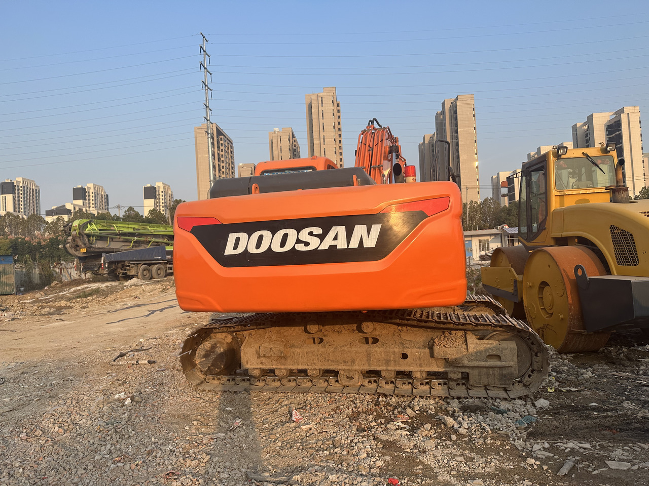 DOOSAN DX220 Crawler Excavator Good Condition - Crawler excavator: picture 4 DOOSAN DX220 Crawler Excavator Good Condition - Crawler excavator: picture 4