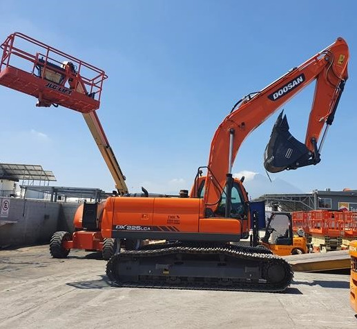 DOOSAN DX225LCA - Crawler excavator: picture 3 DOOSAN DX225LCA - Crawler excavator: picture 3